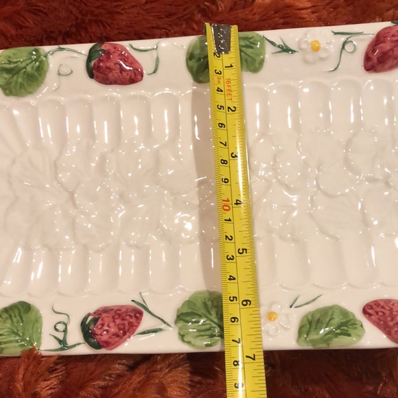 🍓🍃Stunning hand painted ceramic serving piece🌼 - Picture 10 of 12